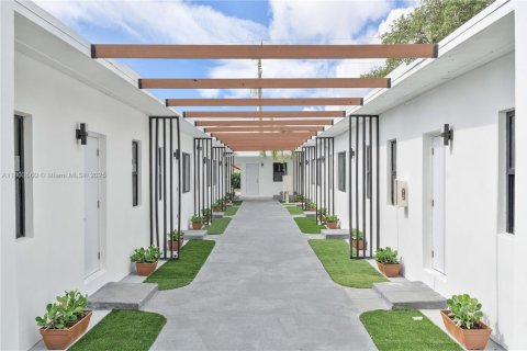 Villa ou maison à louer à Hollywood, Floride: 1 chambre, 477.24 m2 № 1686391 - photo 5