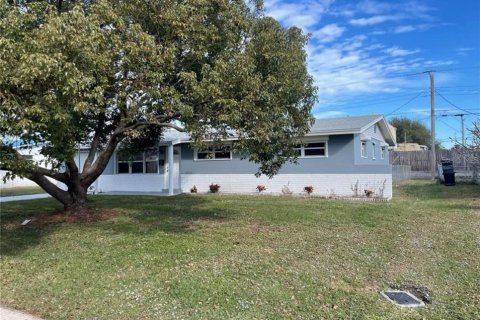 Casa en venta en Melbourne, Florida, 4 dormitorios, 151.99 m2 № 1853605 - foto 2