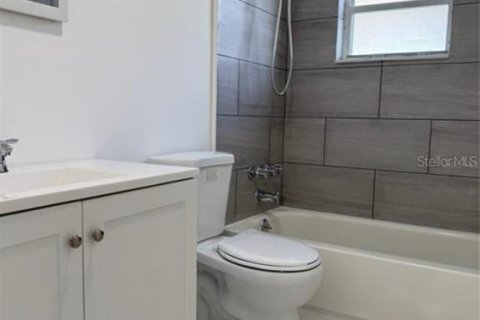 Casa en venta en Melbourne, Florida, 4 dormitorios, 151.99 m2 № 1853605 - foto 12
