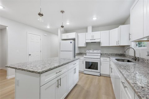 House in Gainesville, Florida 3 bedrooms, 114.36 sq.m. № 2102552 - photo 5