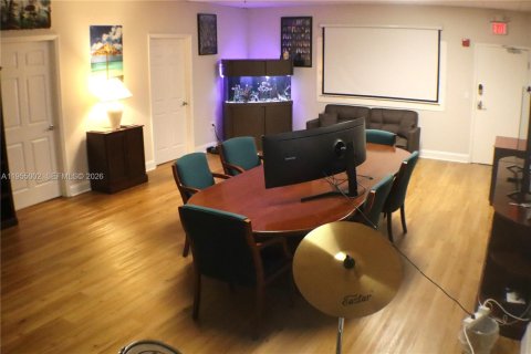 Immobilier commercial à vendre à Coral Springs, Floride № 2010864 - photo 9