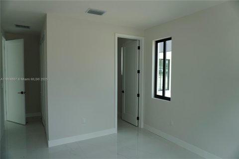 Townhouse in Miami, Florida 3 bedrooms № 1790437 - photo 9