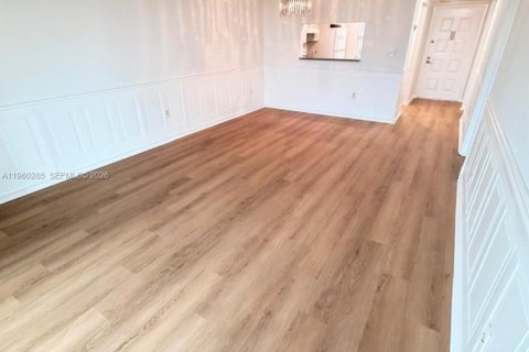 Condominio en venta en Pembroke Pines, Florida, 1 dormitorio № 2020194 - foto 16