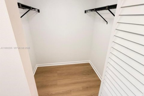 Condominio en venta en Pembroke Pines, Florida, 1 dormitorio № 2020194 - foto 22