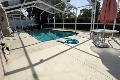 House in New Port Richey, Florida 3 bedrooms, 147.06 sq.m. № 2239230 - photo 17