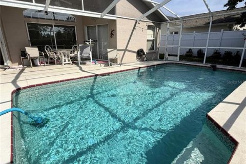 House in New Port Richey, Florida 3 bedrooms, 147.06 sq.m. № 2239230 - photo 18