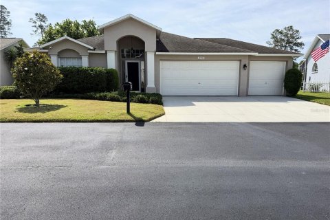 House in New Port Richey, Florida 3 bedrooms, 147.06 sq.m. № 2239230