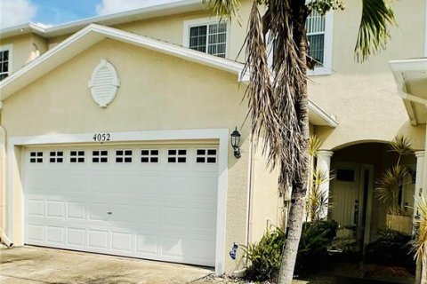 Townhouse in Largo, Florida 3 bedrooms, 186.55 sq.m. № 1908018 - photo 1