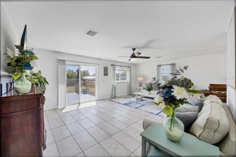 House in Bradenton, Florida 3 bedrooms, 117.06 sq.m. № 1655813 - photo 4