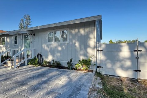 House in Bradenton, Florida 3 bedrooms, 117.06 sq.m. № 1655813 - photo 2