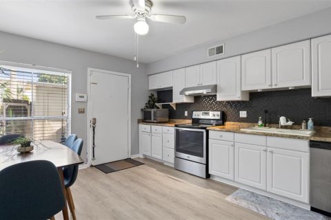 Adosado en venta en Tampa, Florida, 2 dormitorios, 96.99 m2 № 2341862 - foto 4