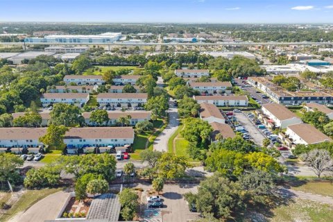 Adosado en venta en Tampa, Florida, 2 dormitorios, 96.99 m2 № 2341862 - foto 28