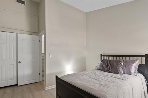 Adosado en venta en Tampa, Florida, 2 dormitorios, 96.99 m2 № 2341862 - foto 11