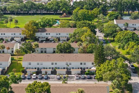 Adosado en venta en Tampa, Florida, 2 dormitorios, 96.99 m2 № 2341862 - foto 25