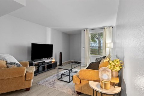 Adosado en venta en Tampa, Florida, 2 dormitorios, 96.99 m2 № 2341862 - foto 6