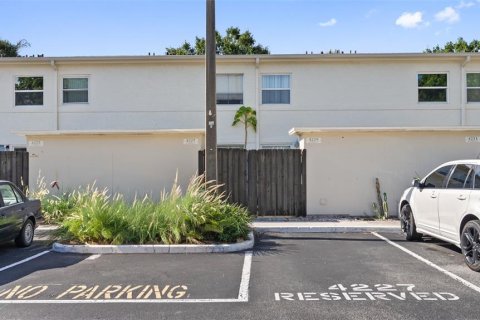 Adosado en venta en Tampa, Florida, 2 dormitorios, 96.99 m2 № 2341862 - foto 20