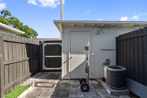 Adosado en venta en Tampa, Florida, 2 dormitorios, 96.99 m2 № 2341862 - foto 18