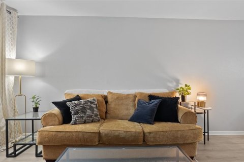 Adosado en venta en Tampa, Florida, 2 dormitorios, 96.99 m2 № 2341862 - foto 8