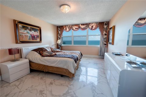 Condominio en alquiler en Hollywood, Florida, 1 dormitorio, 91.04 m2 № 2054166 - foto 3