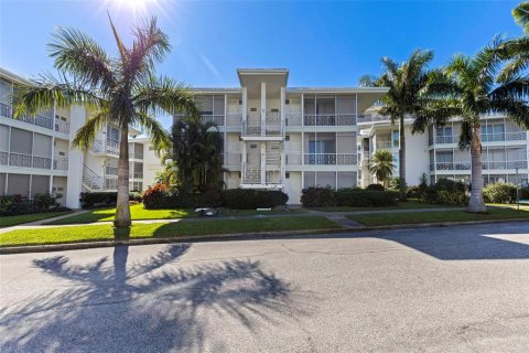 Condominio en venta en Saint Petersburg, Florida, 1 dormitorio, 85.93 m2 № 2125133 - foto 27
