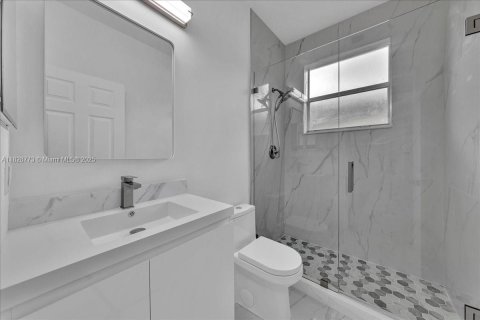 House in Miramar, Florida 3 bedrooms, 143.26 sq.m. № 1800714 - photo 6
