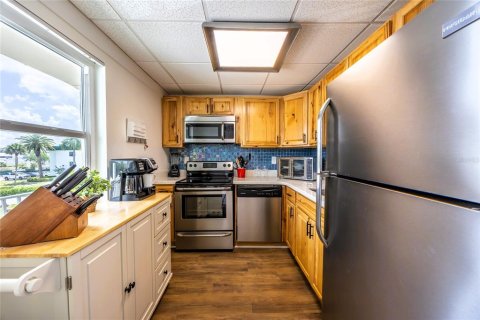 Condo in Fort Myers, Florida, 2 bedrooms  № 2206092 - photo 2
