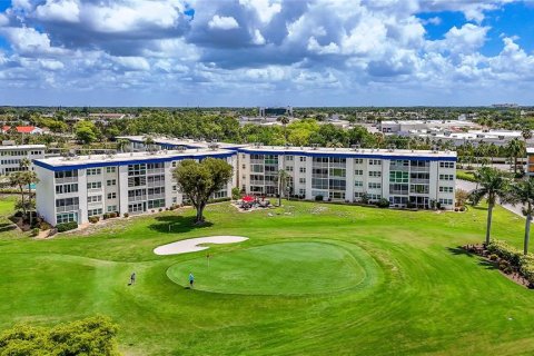 Condo in Fort Myers, Florida, 2 bedrooms  № 2206092 - photo 17