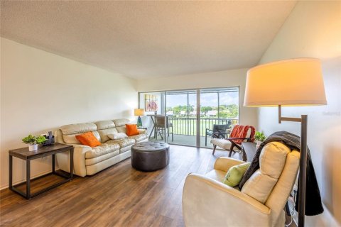 Condo in Fort Myers, Florida, 2 bedrooms  № 2206092 - photo 10