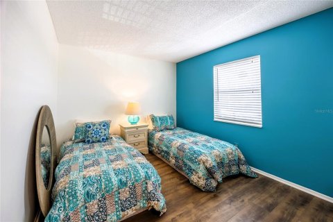 Condo in Fort Myers, Florida, 2 bedrooms  № 2206092 - photo 4