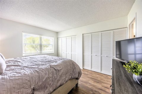 Condo in Fort Myers, Florida, 2 bedrooms  № 2206092 - photo 14