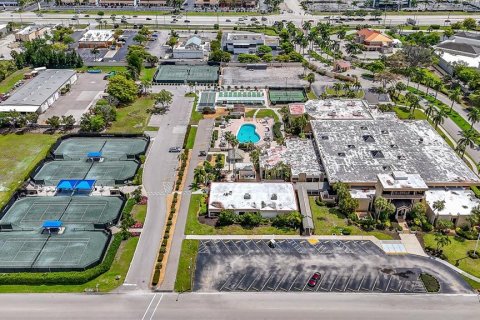 Condo in Fort Myers, Florida, 2 bedrooms  № 2206092 - photo 23