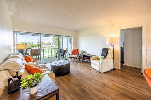 Condo in Fort Myers, Florida, 2 bedrooms  № 2206092 - photo 9