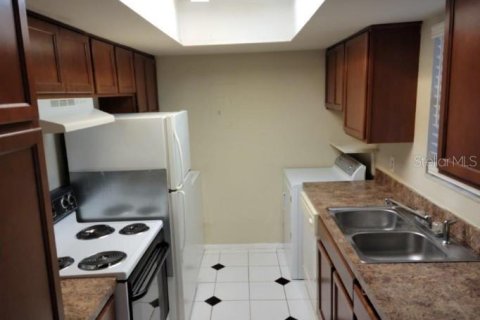 Condo in Orlando, Florida, 1 bedroom  № 1826294 - photo 5