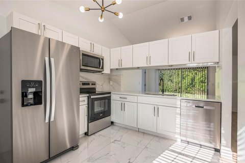 House in Palm Bay, Florida 3 bedrooms, 88.07 sq.m. № 1876322 - photo 7