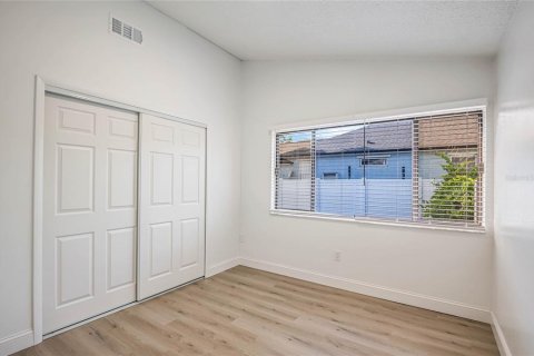 House in Palm Bay, Florida 3 bedrooms, 88.07 sq.m. № 1876322 - photo 13
