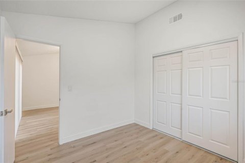 House in Palm Bay, Florida 3 bedrooms, 88.07 sq.m. № 1876322 - photo 14