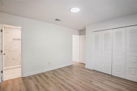 House in Palm Bay, Florida 3 bedrooms, 88.07 sq.m. № 1876322 - photo 11