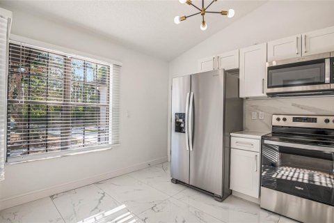 House in Palm Bay, Florida 3 bedrooms, 88.07 sq.m. № 1876322 - photo 6