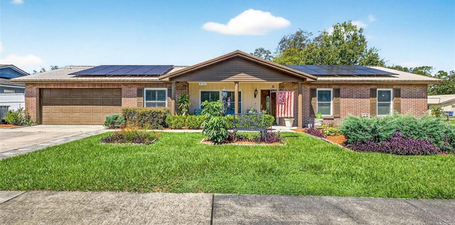 House in Valrico, Florida 3 bedrooms, 172.24 sq.m. № 1916609