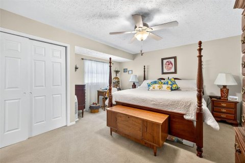 House in Valrico, Florida 3 bedrooms, 172.24 sq.m. № 1916609 - photo 19