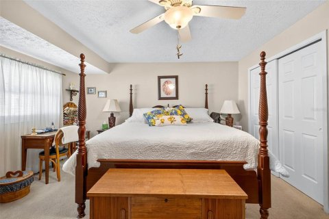 House in Valrico, Florida 3 bedrooms, 172.24 sq.m. № 1916609 - photo 20