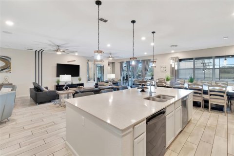 House in Kissimmee, Florida 15 bedrooms, 581.1 sq.m. № 2221901 - photo 16