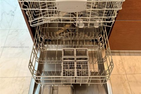 Купить кондоминиум в Майами, Флорида 2 спальни, 129.13м2, № 1957935 - фото 23