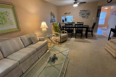 Condominio en venta en Tamarac, Florida, 2 dormitorios, 117.99 m2 № 1878426 - foto 12