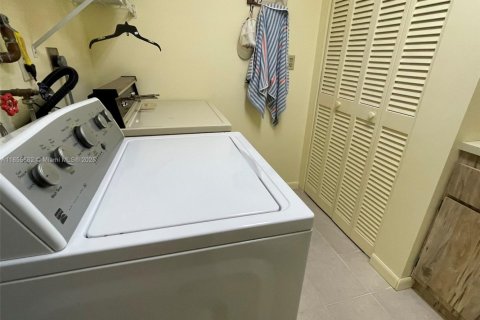 Condominio en venta en Tamarac, Florida, 2 dormitorios, 117.99 m2 № 1878426 - foto 19