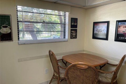 Condominio en venta en Tamarac, Florida, 2 dormitorios, 117.99 m2 № 1878426 - foto 11