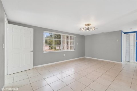 Casa en venta en Beverly Hills, Florida, 2 dormitorios, 113.71 m2 № 1876317 - foto 5