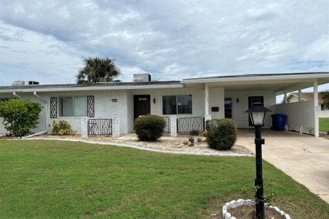 Casa en venta en Sun City Center, Florida, 2 dormitorios, 112.13 m2 № 1902478 - foto 1