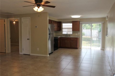 Apartamento en alquiler en Zephyrhills, Florida, 2 dormitorios, 78.97 m2 № 1917306 - foto 9