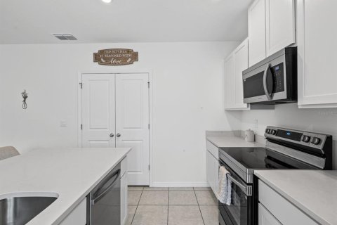 Casa en venta en Weeki Wachee, Florida, 4 dormitorios, 173.45 m2 № 2116755 - foto 27